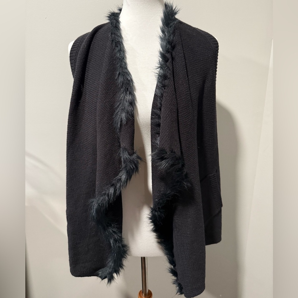 Lilly Pulitzer Black Size XS Women's Open Cardigan Sweater Faux Fur Trim Pre Own
